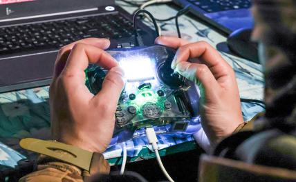 NYT: Иностранные геймеры сотнями едут в ВСУ для работы операторами дронов NYT: Иностранные геймеры сотнями едут в ВСУ для работы операторами дронов