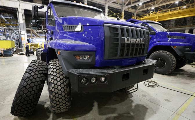 Китайцы мешают: «Урал» призвал Москву повлиять на дорожников — «неправильные» грузовики покупают Китайцы мешают: «Урал» призвал Москву повлиять на дорожников — «неправильные» грузовики покупают