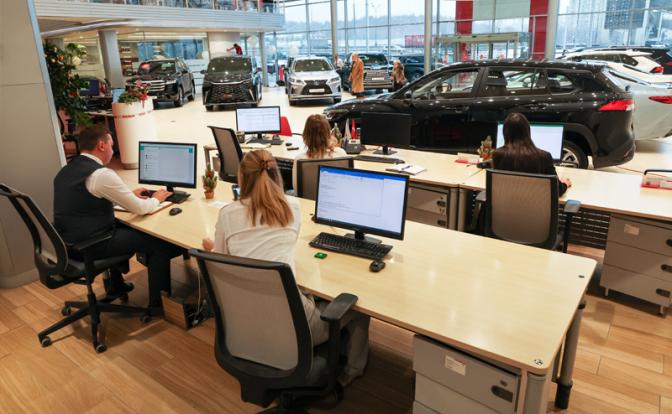 Автосалоны, теряя продажи, пошли в атаку на интернет — тот «последний доллар» отбирает Автосалоны, теряя продажи, пошли в атаку на интернет — тот «последний доллар» отбирает