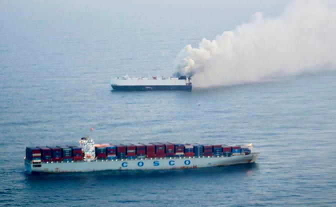 Во имя чего в Тихом океане горят 3000 жертв зеленого безумия Во имя чего в Тихом океане горят 3000 жертв зеленого безумия