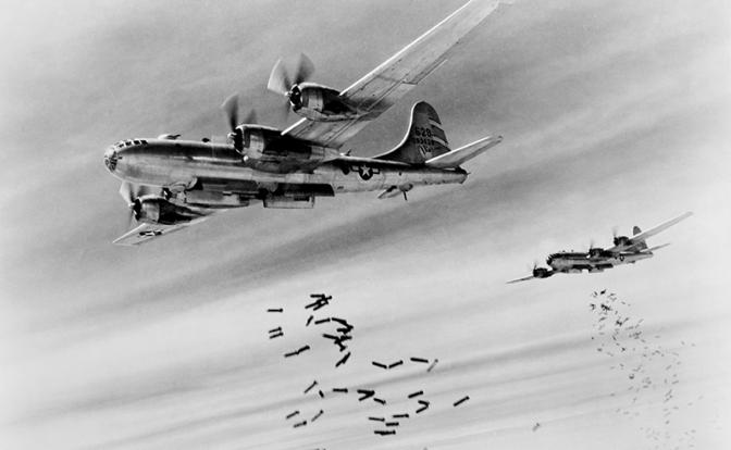 «Американские B-29 бомбили, как хотели. Мы ничего поделать не могли, „слепыми“ МиГи были» «Американские B-29 бомбили, как хотели. Мы ничего поделать не могли, „слепыми“ МиГи были»