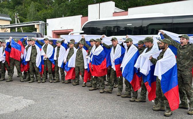 Россия вернула очередную группу бойцов с подконтрольной Киеву территории Россия вернула очередную группу бойцов с подконтрольной Киеву территории