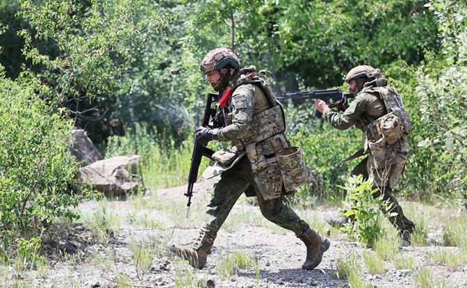 Крутой охват: Российская армия обходит Покровск, угрожая ВСУ прорывом к Днепру Крутой охват: Российская армия обходит Покровск, угрожая ВСУ прорывом к Днепру