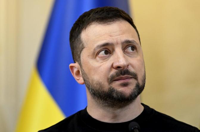 В США объяснили, на что идёт Зеленский из-за Вашингтона В США объяснили, на что идёт Зеленский из-за Вашингтона