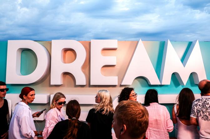 Азербайджан заменил российских ведущих фестиваля Dream Fest Азербайджан заменил российских ведущих фестиваля Dream Fest