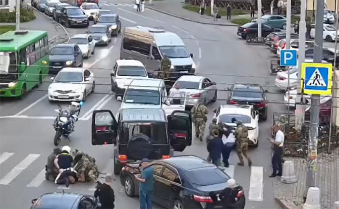 Сын задержан, отец в розыске: скандал в азербайджанской диаспоре Урала Сын задержан, отец в розыске: скандал в азербайджанской диаспоре Урала