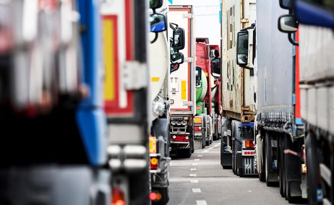 10-километровые очереди фур: На границе с Казахстаном ищут украинские беспилотники? 10-километровые очереди фур: На границе с Казахстаном ищут украинские беспилотники?