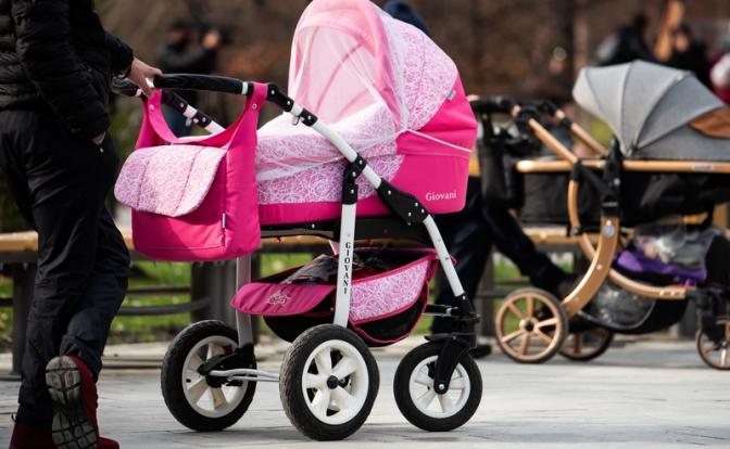 В России снижается процент рождений мальчиков В России снижается процент рождений мальчиков