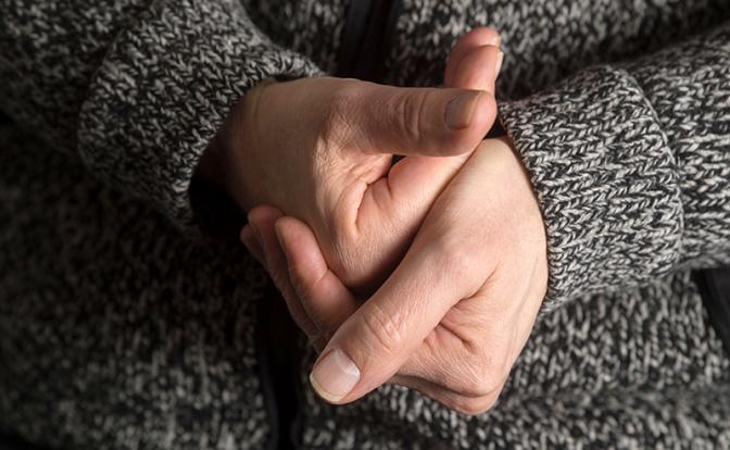 «Лучше не хрустеть»: Ревматолог рассказал о вредной привычке «Лучше не хрустеть»: Ревматолог рассказал о вредной привычке