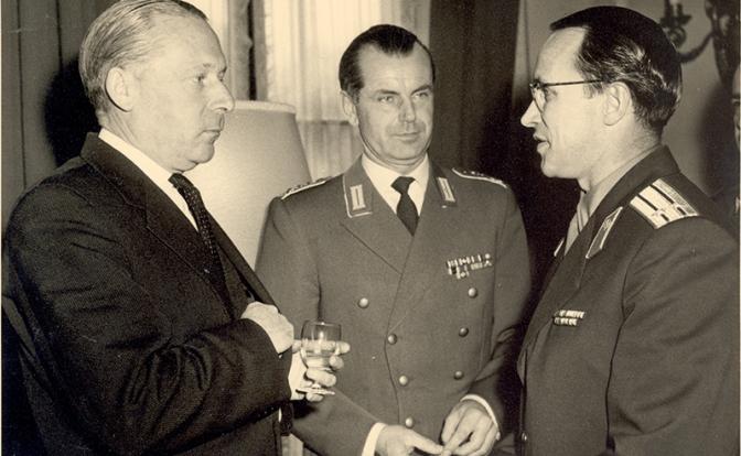 Напутствие генерала: «Учти, Виктор, Оттава — это тебе не Лондон. Все как на ладони. Работать тяжело» Напутствие генерала: «Учти, Виктор, Оттава — это тебе не Лондон. Все как на ладони. Работать тяжело»