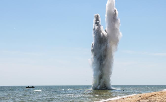 Несколько человек погибли в результате взрыва мины на пляже в Одесской области Несколько человек погибли в результате взрыва мины на пляже в Одесской области