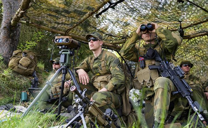 Норвежская полиция ищет солдат, проходивших школу выживания на границе с Россией Норвежская полиция ищет солдат, проходивших школу выживания на границе с Россией