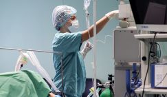 «Крепостное право» для медиков – не вариант, надо в придачу давать жилье и двойной оклад