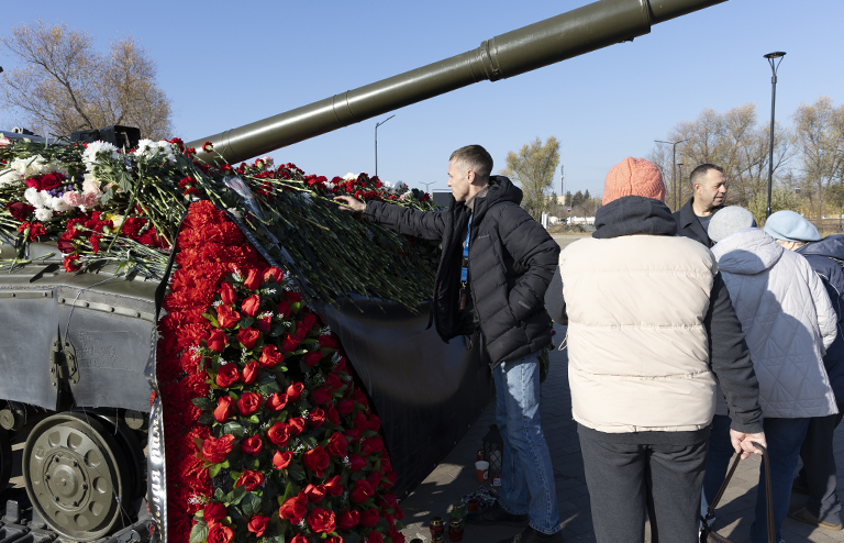 Копейск в трауре: «У меня одноклассник погиб. Вчера его жена ездила на опознание. Страшно… Скелеты лежат»
