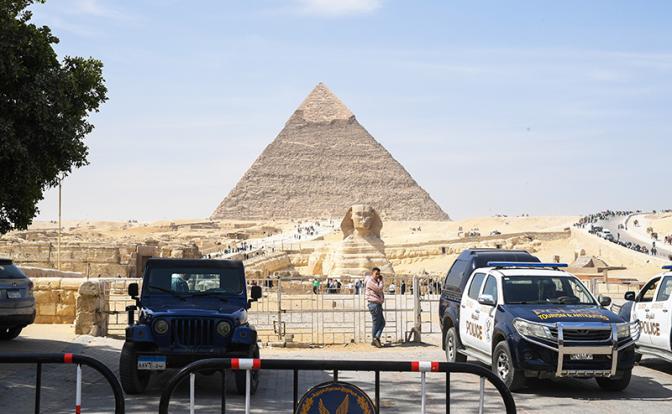 Бить начали, а потом душить: Британские туристы напали на русских в египетском Шарм-эль-Шейхе Бить начали, а потом душить: Британские туристы напали на русских в египетском Шарм-эль-Шейхе