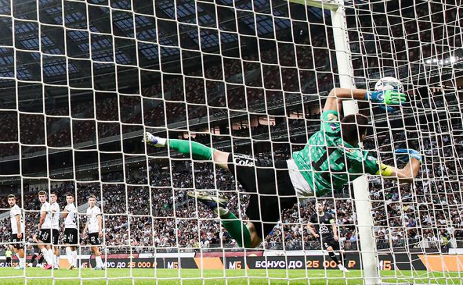 Доигрались: 13 футбольных судей обвиняют в «договорняках», а началось все с «Торпедо» Доигрались: 13 футбольных судей обвиняют в «договорняках», а началось все с «Торпедо»