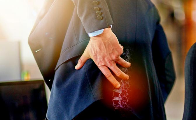 Названы главные ошибки лечения боли в суставах