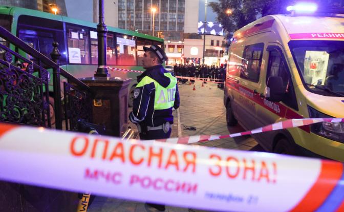 «Я нажал тормоз, а это не тормоз»: Икром Хамраев нарушал ПДД в Питере, продолжил в Екатеринбурге. Итог — 4 могилы