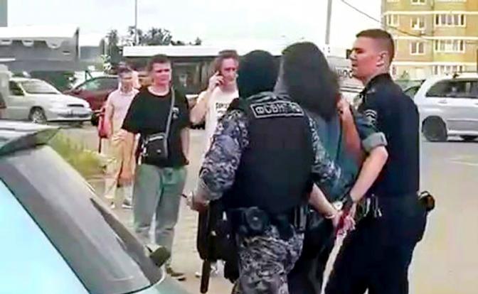 Кошмар в Краснодаре: «Сначала крик, потом люди побежали, на полу — кровь» Кошмар в Краснодаре: «Сначала крик, потом люди побежали, на полу — кровь»
