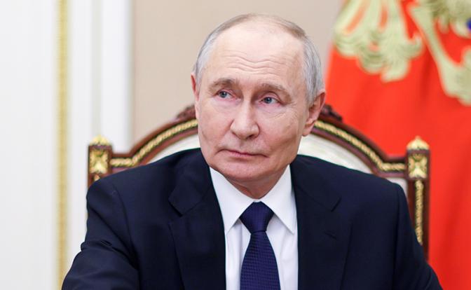Опрос показал отношение россиян к Путину Опрос показал отношение россиян к Путину