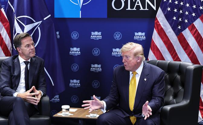 Трамп опять обманул: Зеленский возвращается с саммита НАТО без «патронов», но со сборником сказок про «Пэтриоты»