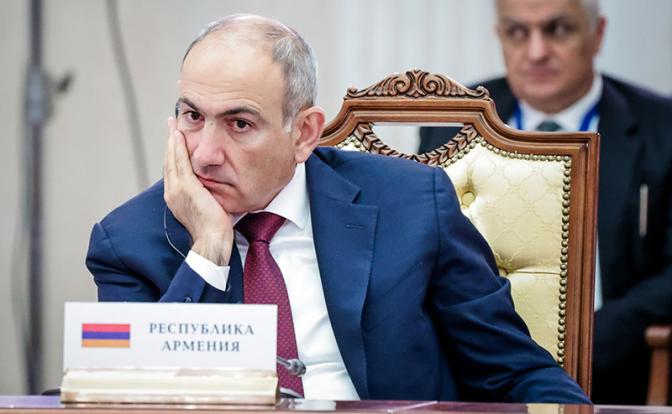 Мазохизм Пашиняна не знает границ: Брюссель выкручивает ему руки, Москва бьёт дубиной народного референдума