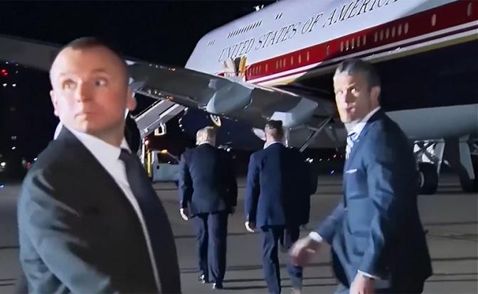 Александр Широкорад: Трамп покинул Анкару, прикинувшись бортпитанием — но не он был первым игроком в «президентские прятки» Александр Широкорад: Трамп покинул Анкару, прикинувшись бортпитанием — но не он был первым игроком в «президентские прятки»