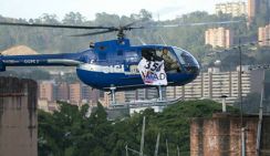 В Венесуэле путчисты на вертолете атаковали суд и потребовали смены власти