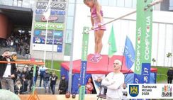 7-летняя девочка установила мировой рекорд по воркауту