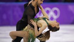 Конфуз на Олимпиаде: фигуристка «засветила» грудь во время выступления