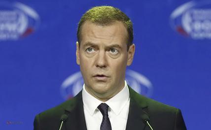СМИ: Правительство Медведева уйдет в отставку
