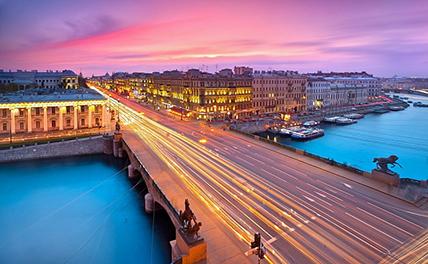 Над Петербургом пролетел сверкающий НЛО