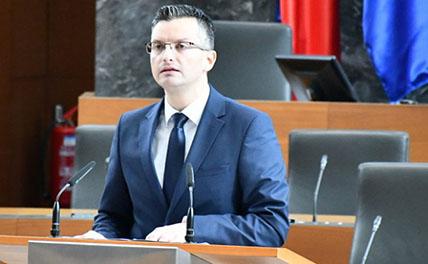 Премьером Словении стал 40-летний пародист