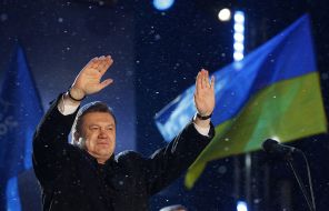 На фото: Виктор Янукович на Михайловской площади, 2010