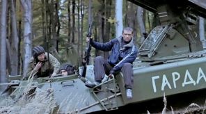 На фото: кадр из фильма "В тылу врага", 2001 год.