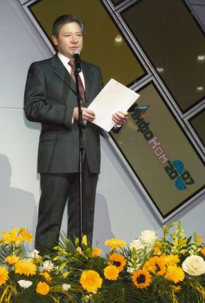 На фото: Рейман Леонид Дододжонович на выставке-форуме ИнфоКом-2007