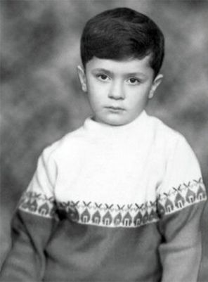 На фото: Петр Порошенко в детстве