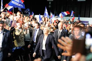 2017 год. Предвыборная кампания кандидата в президенты Франции Марин Ле Мен в Бордо