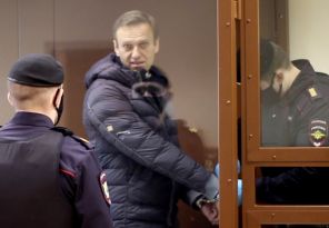 На фото: Алексей Навальный * в Бабушкинском суде Москвы во время рассмотрения дела о клевете в отношении ветерана Великой Отечественной войны Игната Артеменко, 16 февраля 2021 года.