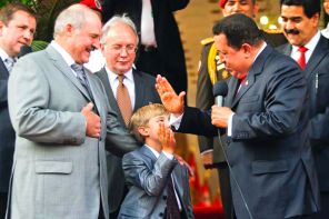 Во время визита Президента Белоруссии Александра Лукашенко с сыном Николаем в Венесуэлу, 2012 год