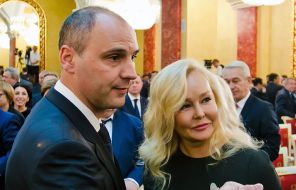 На фото: избранный губернатор Оренбургской области Денис Паслер с супругой Еленой Герц