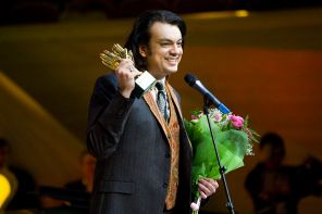 Филипп Киркоров после получения премии "Овация", 2008 год