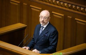 На фото: Алексей Резников, назначенный на должность министра обороны Украины, во время заседания Верховной рады