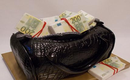 Сотрудницы аэропорта в Анапе украли у пассажирки 7 тысяч евро