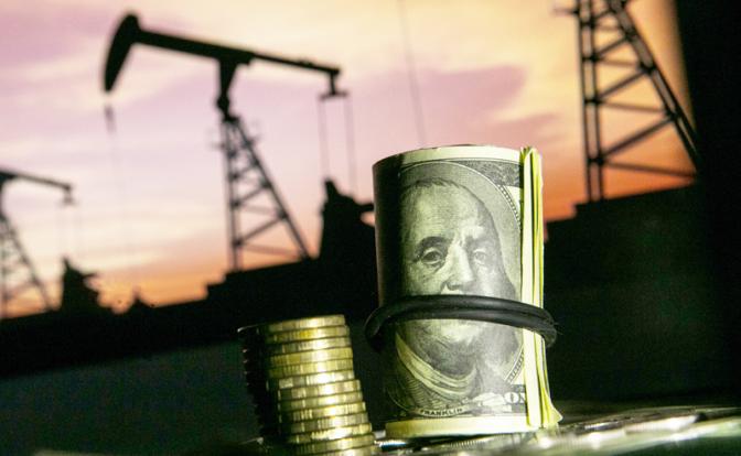 А как же санкции: Россия заливает США нефтью