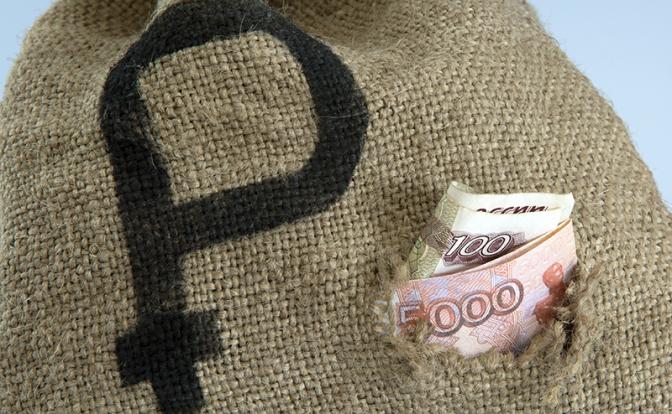 Выяснилось, что половина россиян копят на «черный день»