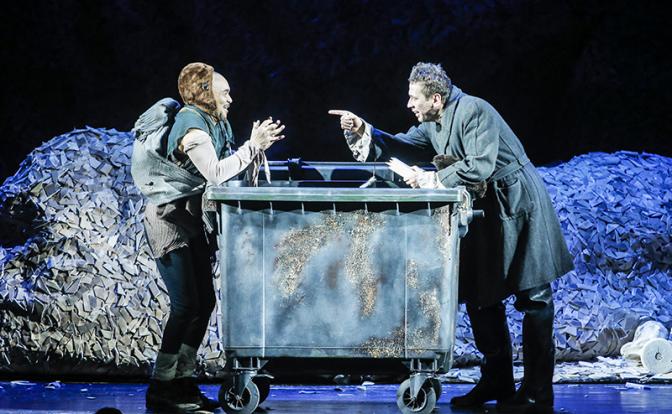 Стык авангарда, классического театра, буффонады: «Лес» в постановке Крамера