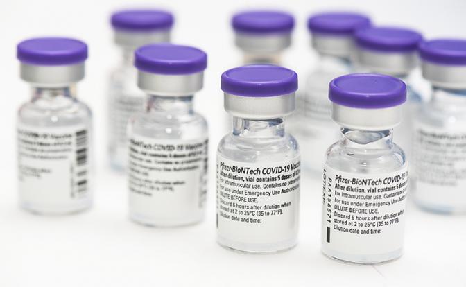 Украина смогла договориться о покупке 10 миллионов доз вакцины Pfizer 