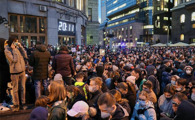МВД: на несогласованную акцию в Москве вышли около 6 тыс.  человек
