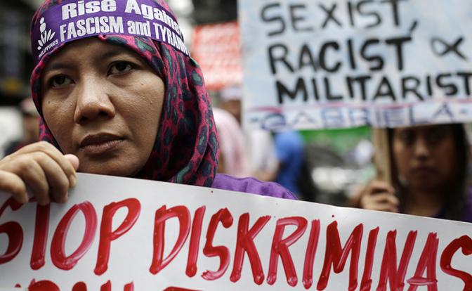 Как прищемить США за длинный язык